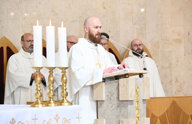 Święcenia diakonatu