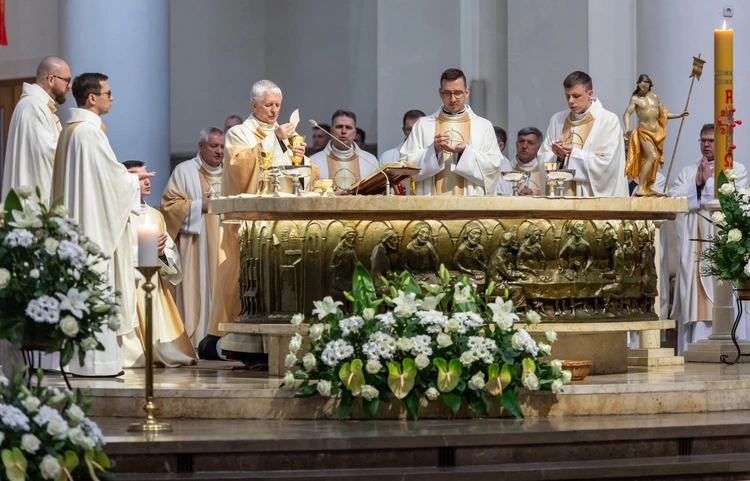 Święcenia prezbiteratu w katowickiej katedrze Chrystusa Króla