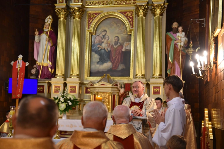 Jamy - 100 lat parafii