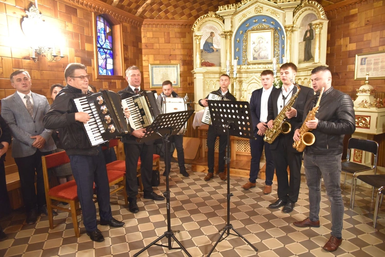 Jamy - 100 lat parafii