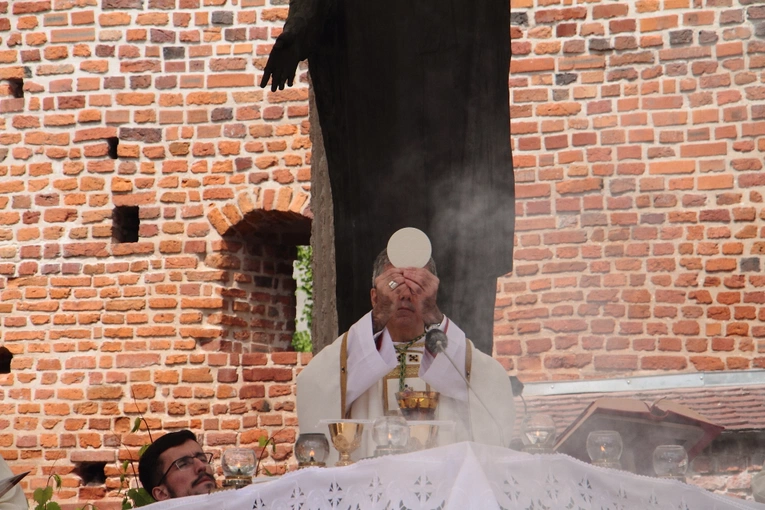 Procesja z Wawelu na Skałkę 2025 