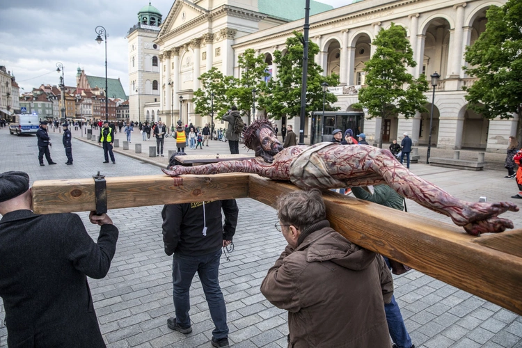 Procesja ku czci Matki Bożej Łaskawej