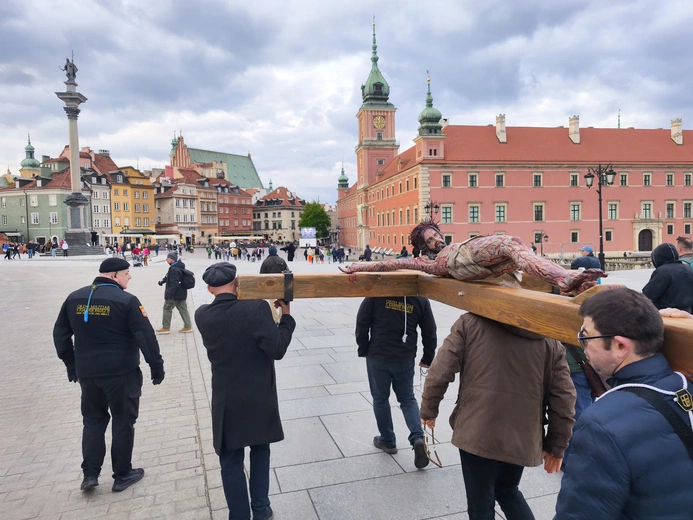 Procesja ku czci Matki Bożej Łaskawej