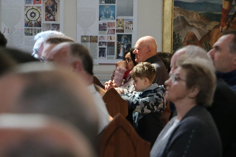 Popowo. Rekolekcje dla nadzwyczajnych szafarzy Komunii Świętej