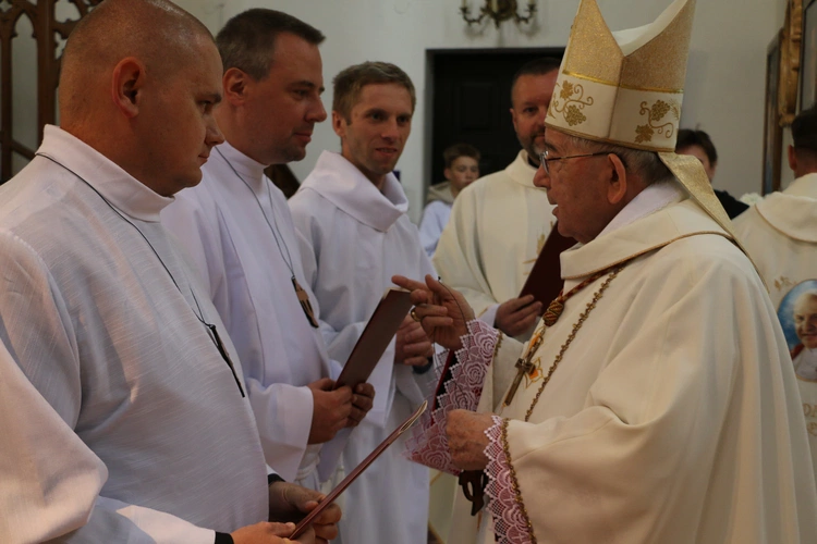 Popowo. Rekolekcje dla nadzwyczajnych szafarzy Komunii Świętej