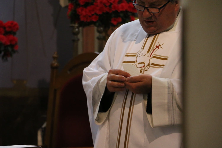 Popowo. Rekolekcje dla nadzwyczajnych szafarzy Komunii Świętej