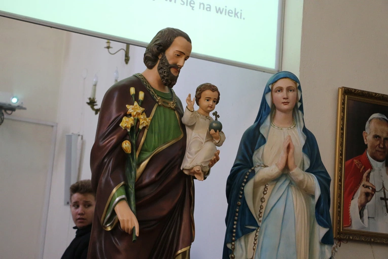 Popowo. Rekolekcje dla nadzwyczajnych szafarzy Komunii Świętej