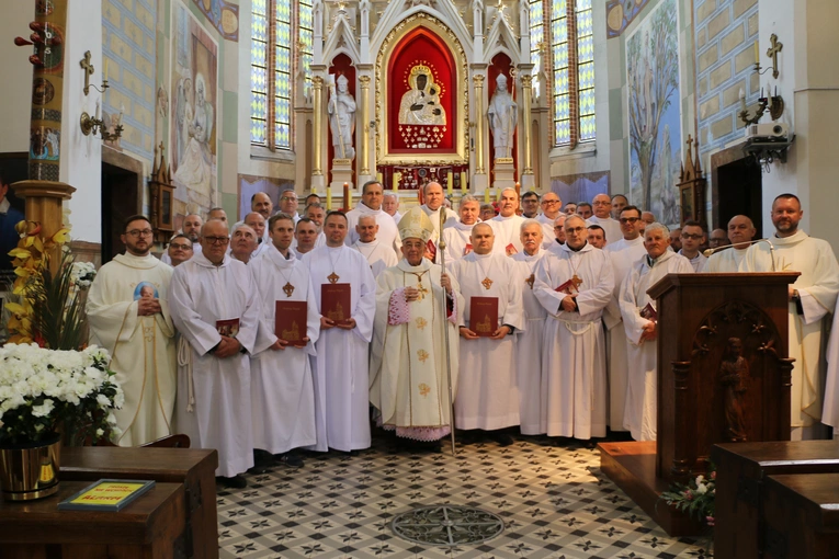 Popowo. Rekolekcje dla nadzwyczajnych szafarzy Komunii Świętej