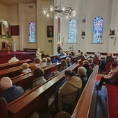 Modlą się za cierpiące dusze