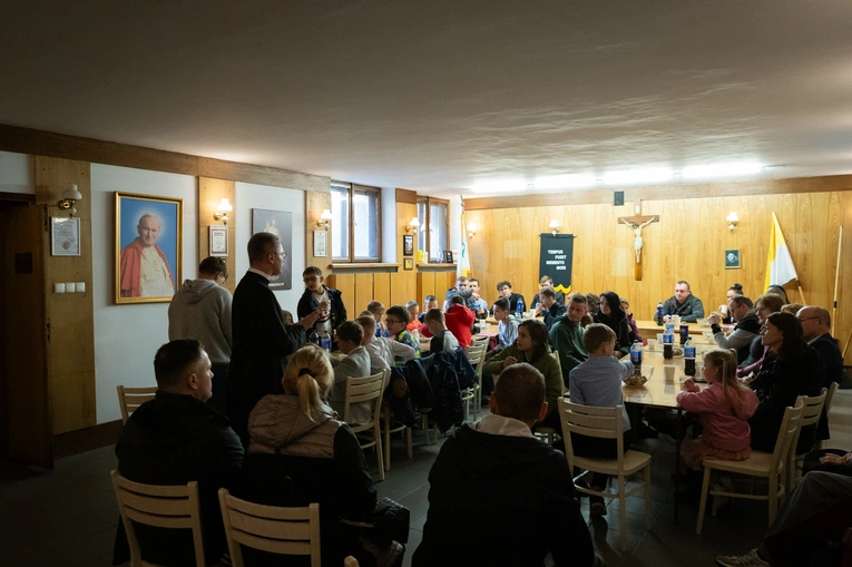 Tarnów. Przyjęcie nowych ministratów w parafii katedralnej