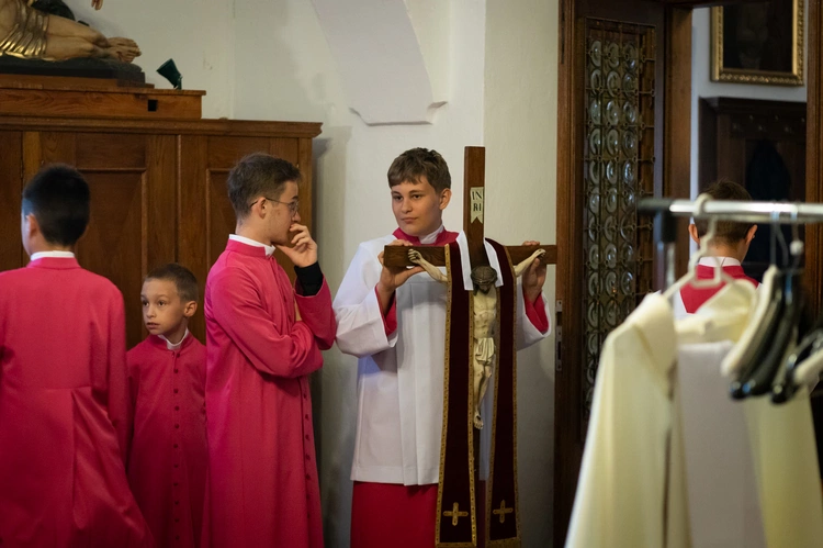 Tarnów. Przyjęcie nowych ministratów w parafii katedralnej