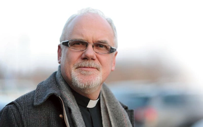 Wiesław Dawidowski OSA, ur. 1964, augustianin, doktor teologii fundamentalnej. Od 2004 r. rektor anglojęzycznego duszpasterstwa w Warszawie. W latach 2009–2013 był współprzewodniczącym Polskiej Rady Chrześcijan i Żydów. Od 2012 r. do 2021 przełożony prowincjalny polskich augustianów. 