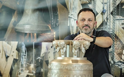 Grzegorz Klyszcz Zawodowo zajmuje się zawieszeniem i napędem dzwonów. Szef firmy „Rduch bells & clocks” z Rydułtów, współwykonawca największego kołysanego dzwonu świata, 55-tonowego „Vox Patris”, który w marcu został wysłany z Polski do Brazylii.