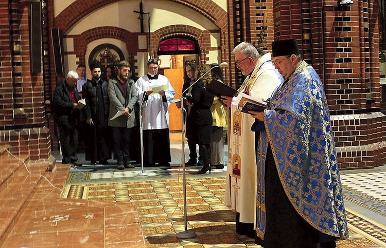 Akatyst ku czci Matki Bożej w gliwickiej katedrze.