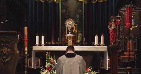 Po pytaniach odbyła się adoracja Najświętszego Sakramentu. Wydarzenie zakończyło się wymianą doświadczeń podczas agapy.