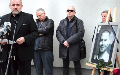 – Nie ma takich słów, które by opisały to, co się wydarzyło, i które ukoiłyby w cierpieniu rodzinę – mówił dyrektor Jędrychowski.