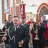 W czasie Mszy św. asystę liturgiczną sformowali strażacy.