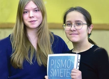 Kornelia i Magdalena  długo przygotowywały  się do recytowania psalmów. 