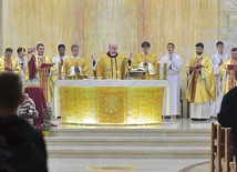  Mszy św. dziękczynnej przewodniczył bp Janusz Ostrowski. – Dziękujemy Bogu za powołania. Dziękujemy tym, którzy troszczą się o seminarium – podkreślał.