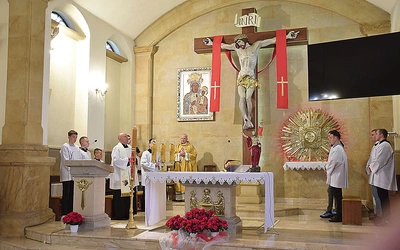  Msza Święta w kościele w Majdowie.