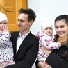 Elżbieta i Sebastian Mendelowie z parafią w Nowych Załubicach wiążą swoją przyszłość. 