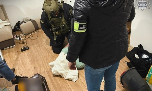 Śląskie. Policja rozbiła gang handlujący narkotykami i przemycający migrantów