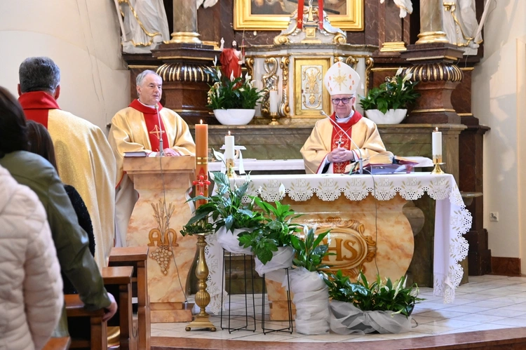 Eucharystia w 30-lecie Katolickiego Ośrodka Adopcyjnego i Opiekuńczego