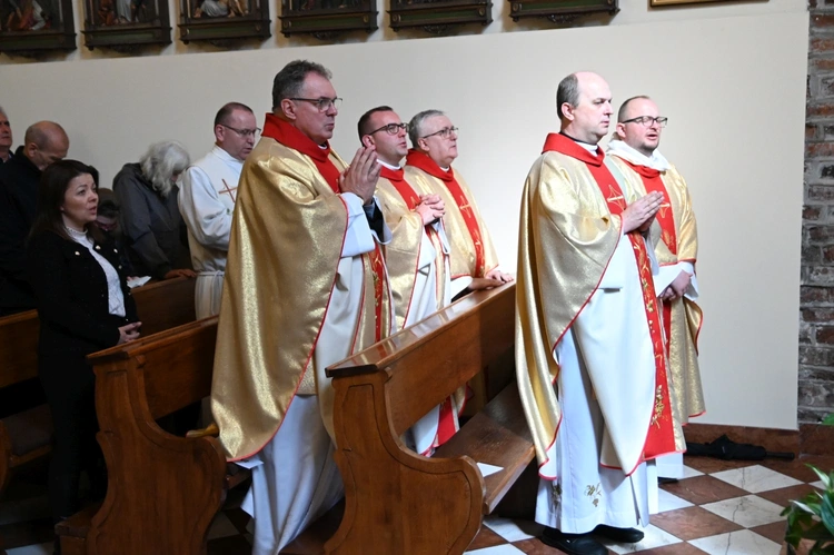 Eucharystia w 30-lecie Katolickiego Ośrodka Adopcyjnego i Opiekuńczego