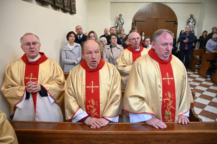 Eucharystia w 30-lecie Katolickiego Ośrodka Adopcyjnego i Opiekuńczego