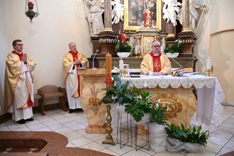 Eucharystia w 30-lecie Katolickiego Ośrodka Adopcyjnego i Opiekuńczego