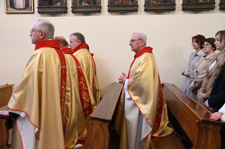 Eucharystia w 30-lecie Katolickiego Ośrodka Adopcyjnego i Opiekuńczego