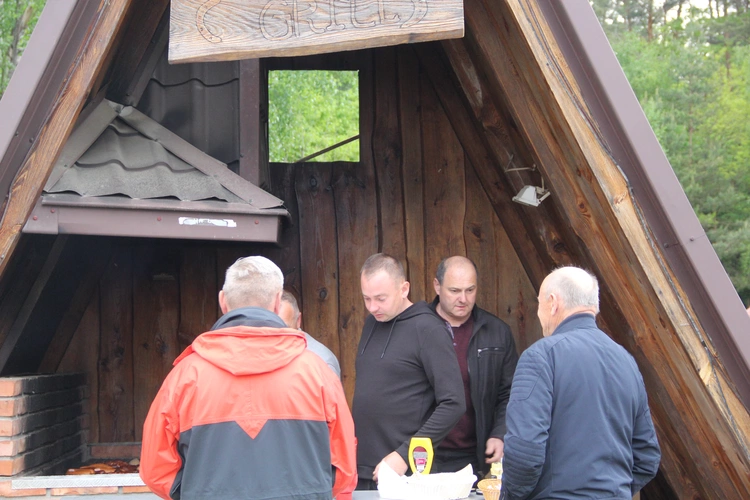 Podlesie Machowskie. Poświęcenie figur Matki Bożej i św. Józefa