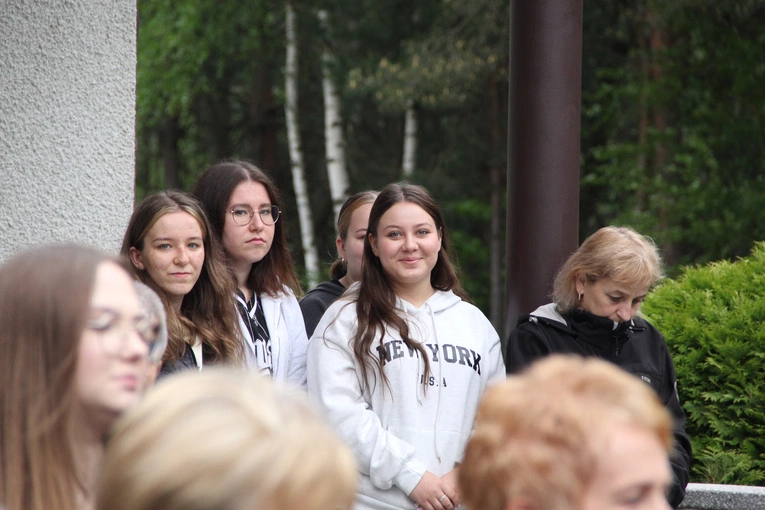 Podlesie Machowskie. Poświęcenie figur Matki Bożej i św. Józefa