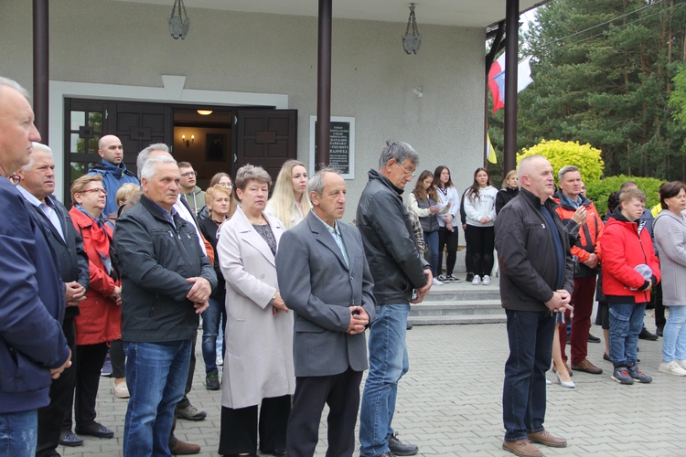 Podlesie Machowskie. Poświęcenie figur Matki Bożej i św. Józefa