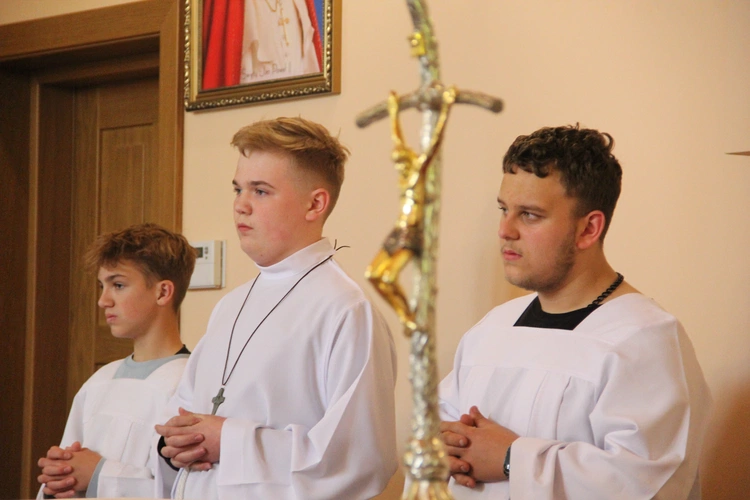 Podlesie Machowskie. Poświęcenie figur Matki Bożej i św. Józefa