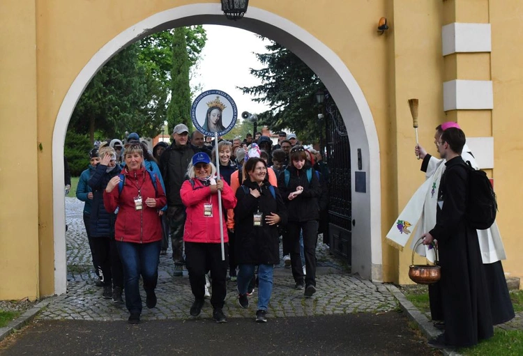 Ruszyła piesza pielgrzymka powołniowa do Rokitna