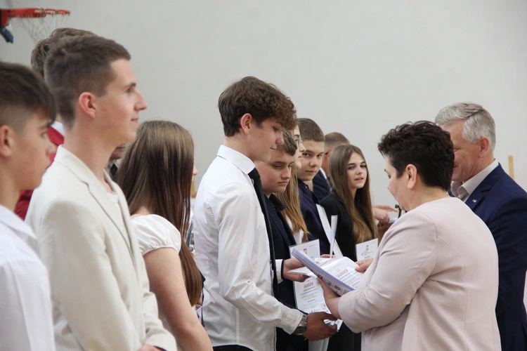 Nowy Sącz. Gala laureatów konkursu "Przywrócić głos niezłomnym..."