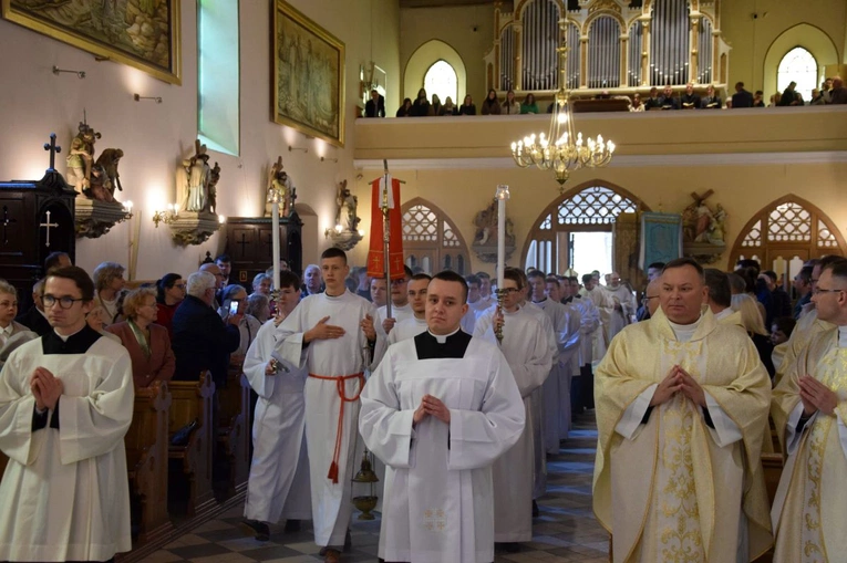 Święcenia diakonatu w koneckiej kolegiacie