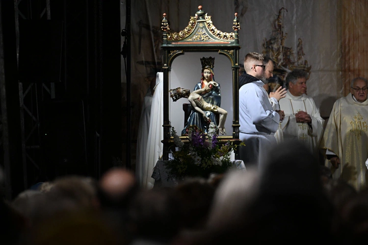 Pielgrzymka Żywego Różańca w Skrzatuszu
