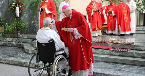 Bp Iwanecki: Będziemy sądzeni z miłości