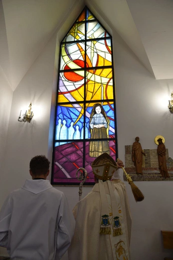 Nowe witraże w Jurkowie k. Czchowa