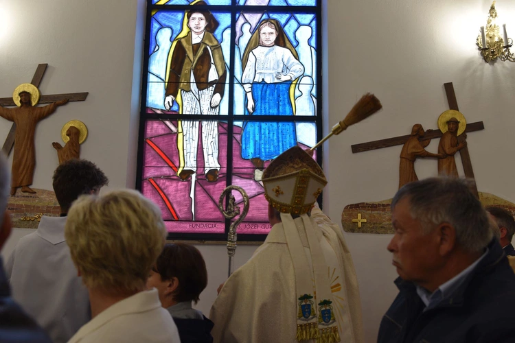 Nowe witraże w Jurkowie k. Czchowa