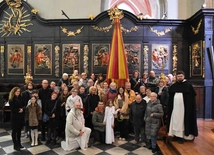 Umbraculum złożone. Gdańsk łączy się z nowym papieżem
