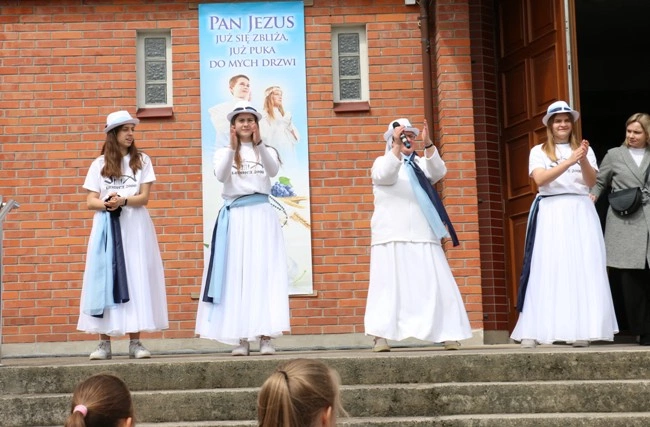 Lednicki fishmob dla papieża Polaka
