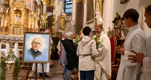 Pielgrzymka modlących się za kapłanów