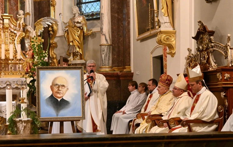 Pielgrzymka modlących się za kapłanów