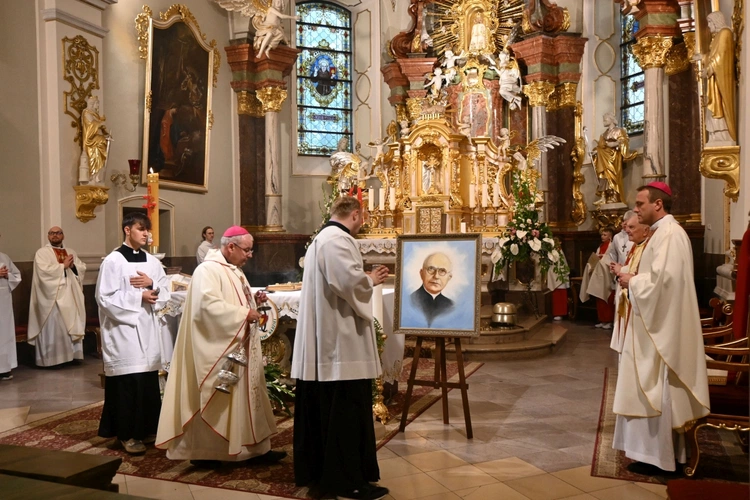 Pielgrzymka modlących się za kapłanów