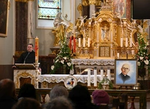 Pielgrzymka modlących się za kapłanów