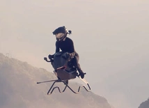 Volonaut airbike inspirowany jest ścigaczami z filmów science fiction. W przeciwieństwie jednak  do filmowej fikcji, śmiga nad ziemią naprawdę