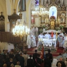 Dar z nieba, sto róż dla Maryi i papieskie błogosławieństwo